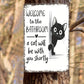 Panneau vintage en aluminium représentant une vache des Highlands : décoration murale de salle de bains en noir et blanc avec l'inscription humoristique « Are You Pooping? »