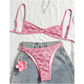 💎 50% DE RÉDUCTION SUR LE BIKINI VINTAGE CARRELAGE ROSE ! 💎 Bretelles réglables, tissu sèche-rapide et haut bralette flatteur pour une tenue de plage parfaite ✨
